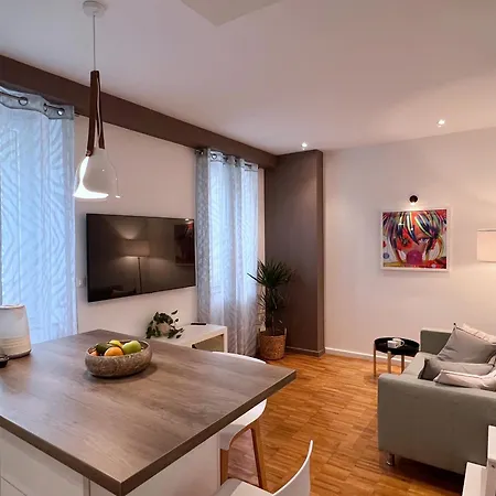 Cozy Near The * Split