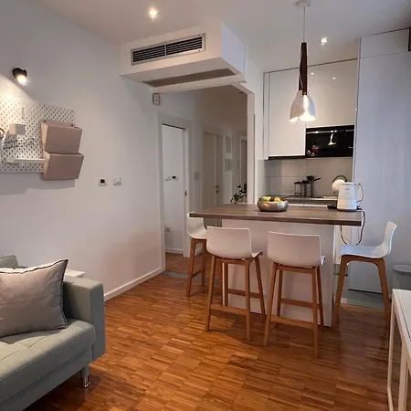 Cozy Near The * Split