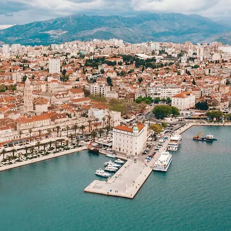 Lägenhet Cozy Near The Split